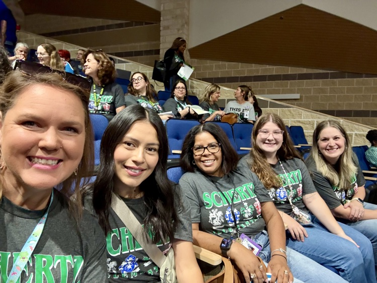 📚 Teachers are BACK and are ready to welcome students with smiles and open hearts!