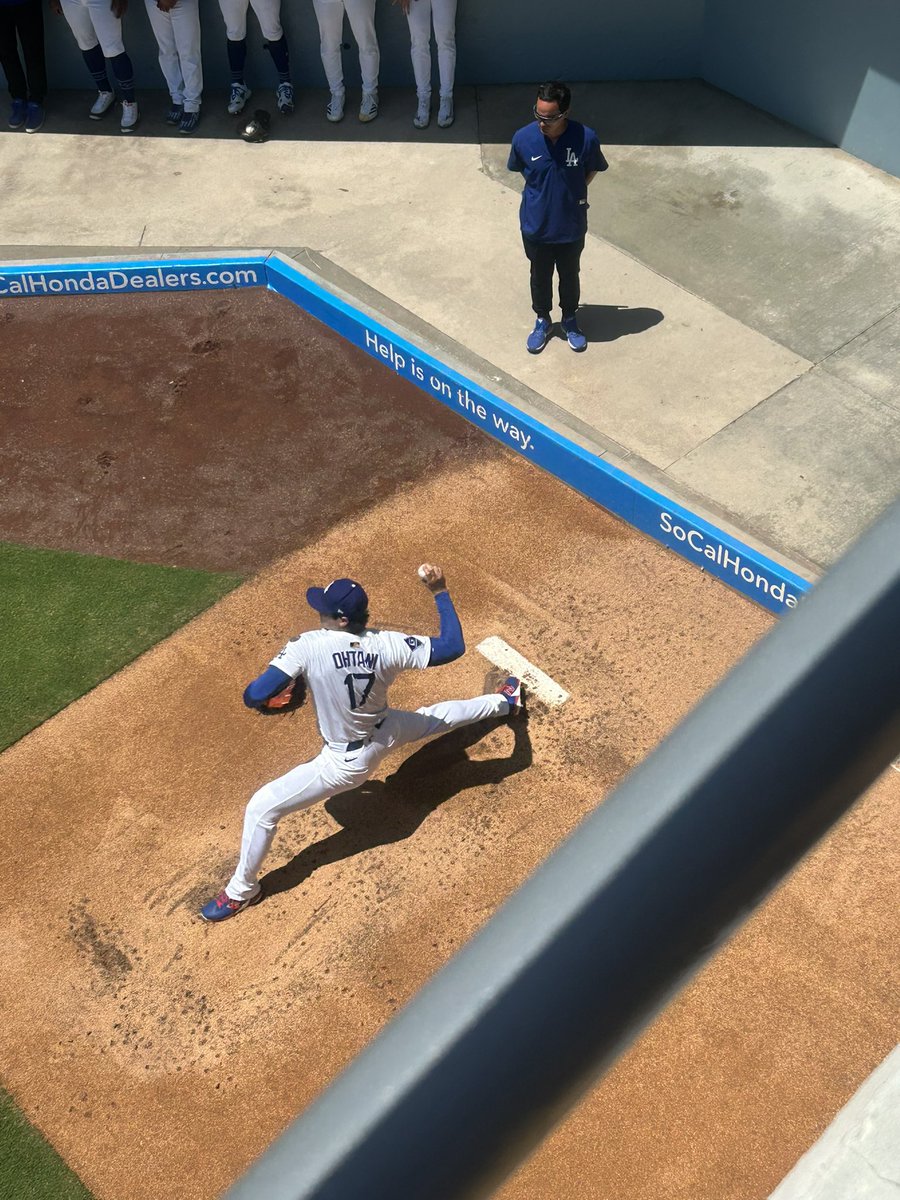 Got to see him warmup and dominate both ways. But Dodgers still lost. 😭