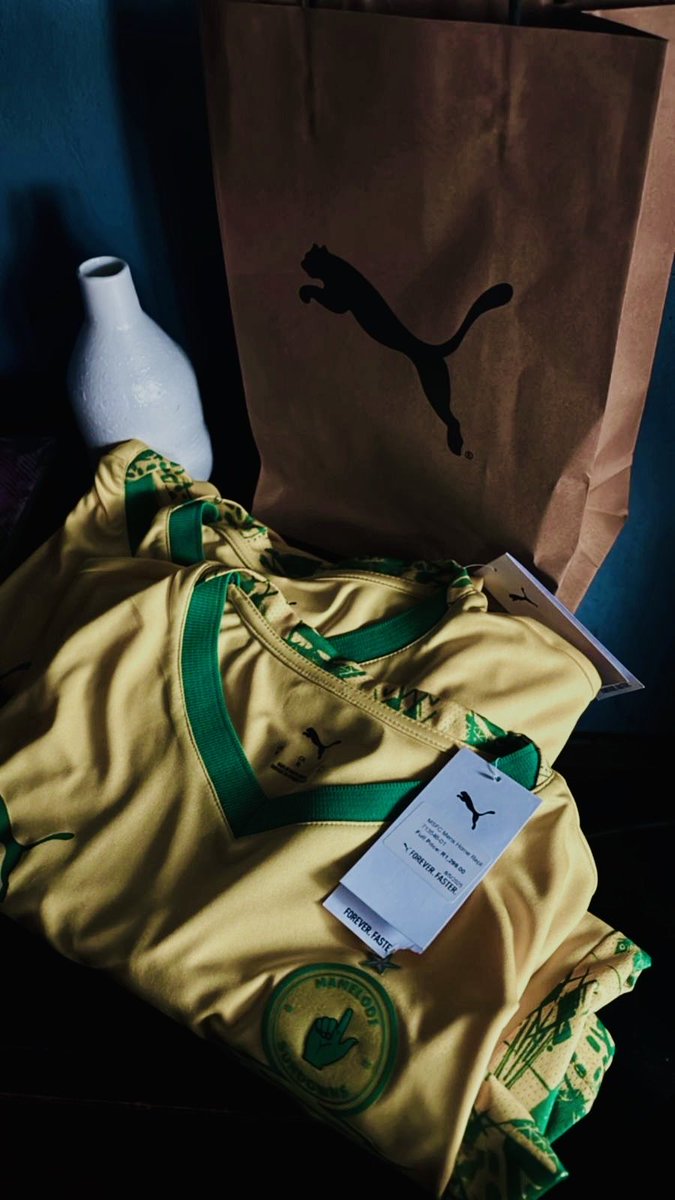 NgoakoM's tweet photo. New season. New drip. Same champions. 💛💚🩵🔥
Let the games begin!
#ArtofPlay @Masandawana @PUMASouthAfrica https://t.co/L29dCaGISj