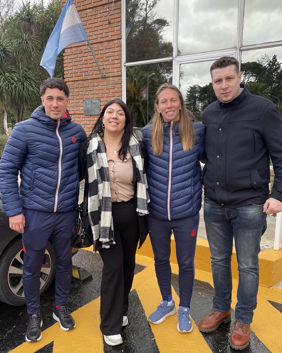 ✨ En el predio Lionel Andrés Messi se presentó oficialmente el Torneo Clausura, que arranca este fin de semana.

#SanLorenzo estuvo representado por Martín Cigna (presidente de la Subcomisión), Mayra Tubio (vicepresidenta), Franco Bertera (DT) y nuestra capitana, Gisel Vidal.