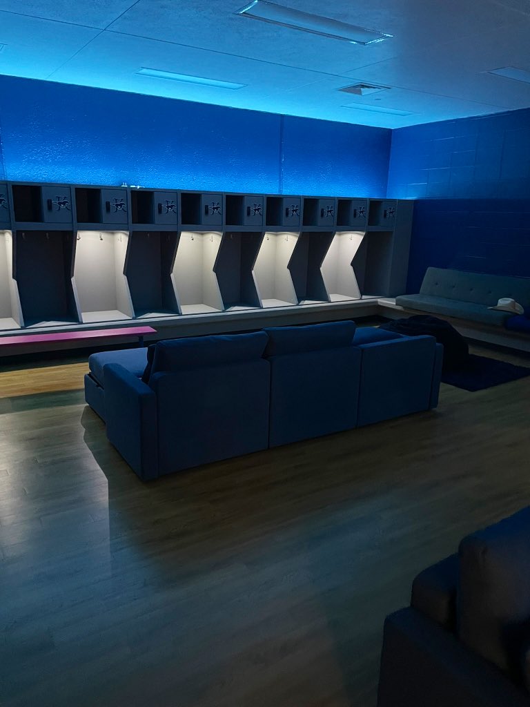 Kingwood_VB's tweet image. We are so incredibly blessed to show you our newly remodeled varsity locker room!!!! This wouldn’t be possible without the hard work and support of our families, community and @KASBC_Media !!!!! @HumbleISD_Ath @HumbleISD_KHS 
#firstclassfacilities #thestandard