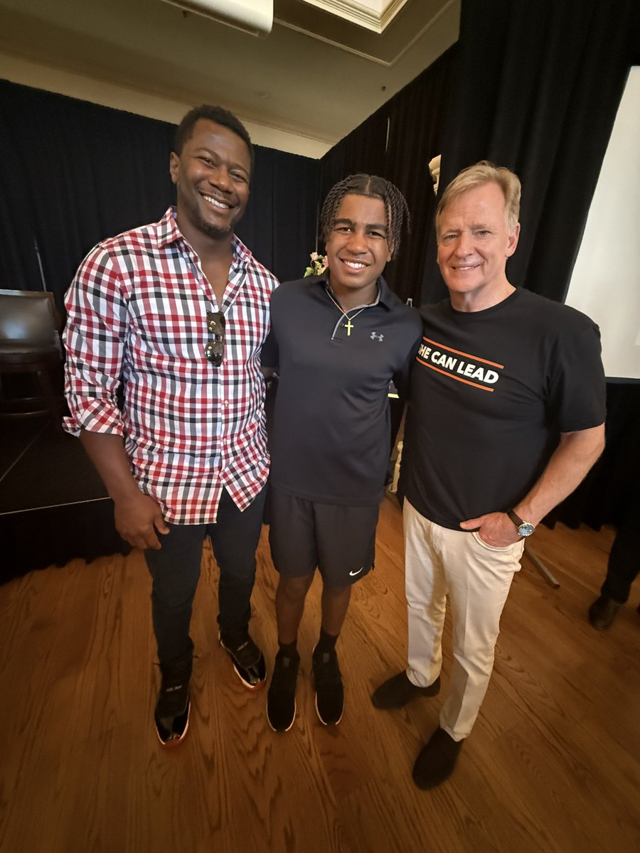 Lennon Fells (@fellslennon) on Twitter photo Great to meet Commissioner Goodell and other hall of fame coaches and players at an event for the Women’s Coaching Alliance last night put on by Stanford and CAL. Learned a lot listening to Coach Rivera and Coach Luck too.
<a href="/BrandonHuffman/">Brandon Huffman</a>
<a href="/nflcommish/">Roger Goodell</a>
<a href="/danielfells85/">Daniel Fells</a> Great to meet Commissioner Goodell and other hall of fame coaches and players at an event for the Women’s Coaching Alliance last night put on by Stanford and CAL. Learned a lot listening to Coach Rivera and Coach Luck too.
<a href="/BrandonHuffman/">Brandon Huffman</a>
<a href="/nflcommish/">Roger Goodell</a>
<a href="/danielfells85/">Daniel Fells</a>