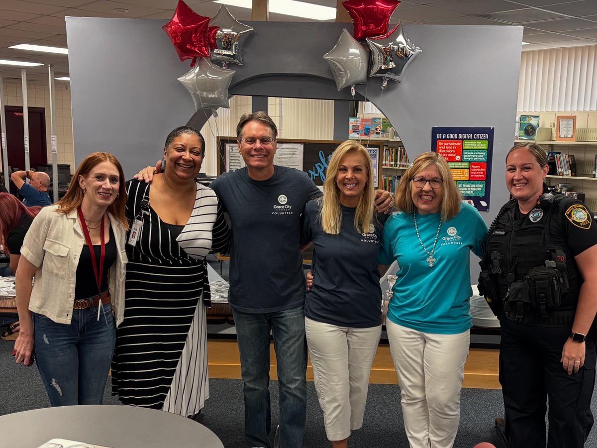 DannyWBennett's tweet image. Grateful to provide lunch and show our support to the faculty of Tarpon Springs Middle School! Praying for a great 2025-2026 school year! @GraceCityChurc3 #CommunityPartners #GCC #TSMS