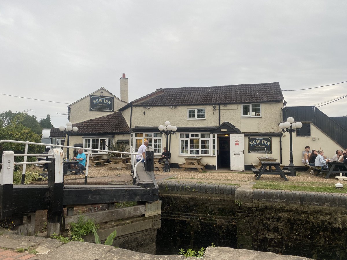 The path to and from this English pub is over the canal gates. A “pub-stacle course”, if you will.