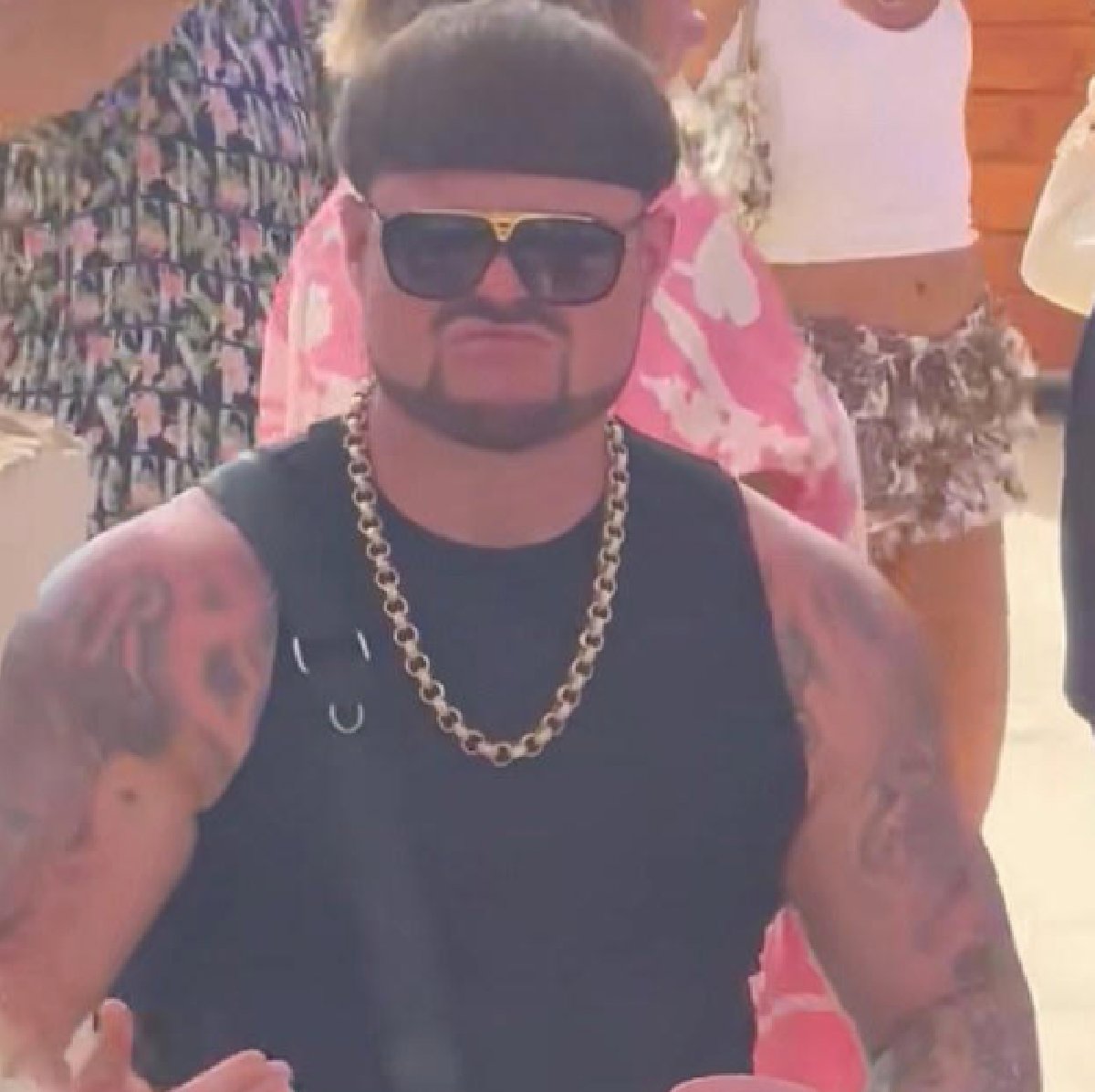 I found the tweet of BOSS himself @ibizaFinalBoss1  and I think we should send him the transaction fee