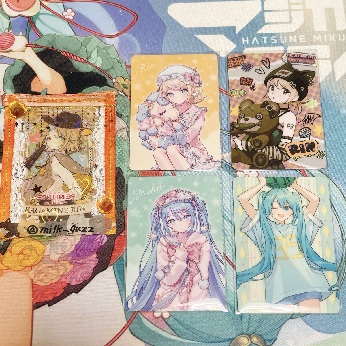 【交換】初音ミク　ウエハース　コレクトボックス　ローソン　カード

譲)1〜2枚目
鏡音レン 巡音ルカ KAITO MEIKO

求)3枚目 初音ミク 鏡音リン 

レン、KAITOは現在ミクとの交換のみ
纏めての方優先

マジミラ大阪全日手渡し or 郵送

検索からでもお気軽にお声掛けください🌼