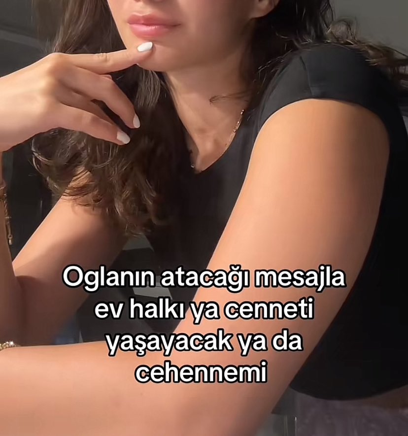 Alya (@alyareckles) on Twitter photo 