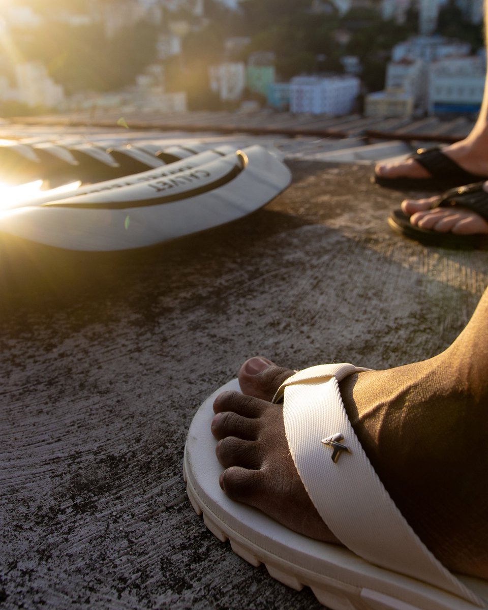 Eu fiz a arte e o Velez modelou a moldura que protege e se une a obra, a Kenner convocou e nós entregamos essa obra de arte, 90cm x 59cm, um porradão!