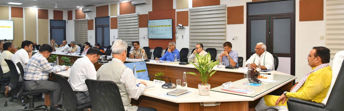 नए आपराधिक कानूनों के संबंध में उच्चस्तरीय बैठक

- नवीन आपराधिक विधियों से न्यायिक व्यवस्था में आमजन का विश्वास हो रहा कायम

- नए कानूनों के क्रियान्वयन में राजस्थान बने देशभर में रोल मॉडल - मुख्यमंत्री श्री भजनलाल शर्मा 

- चयनित मॉडल जिलों एवं वृत्तों में आगामी 3 माह में नवीन