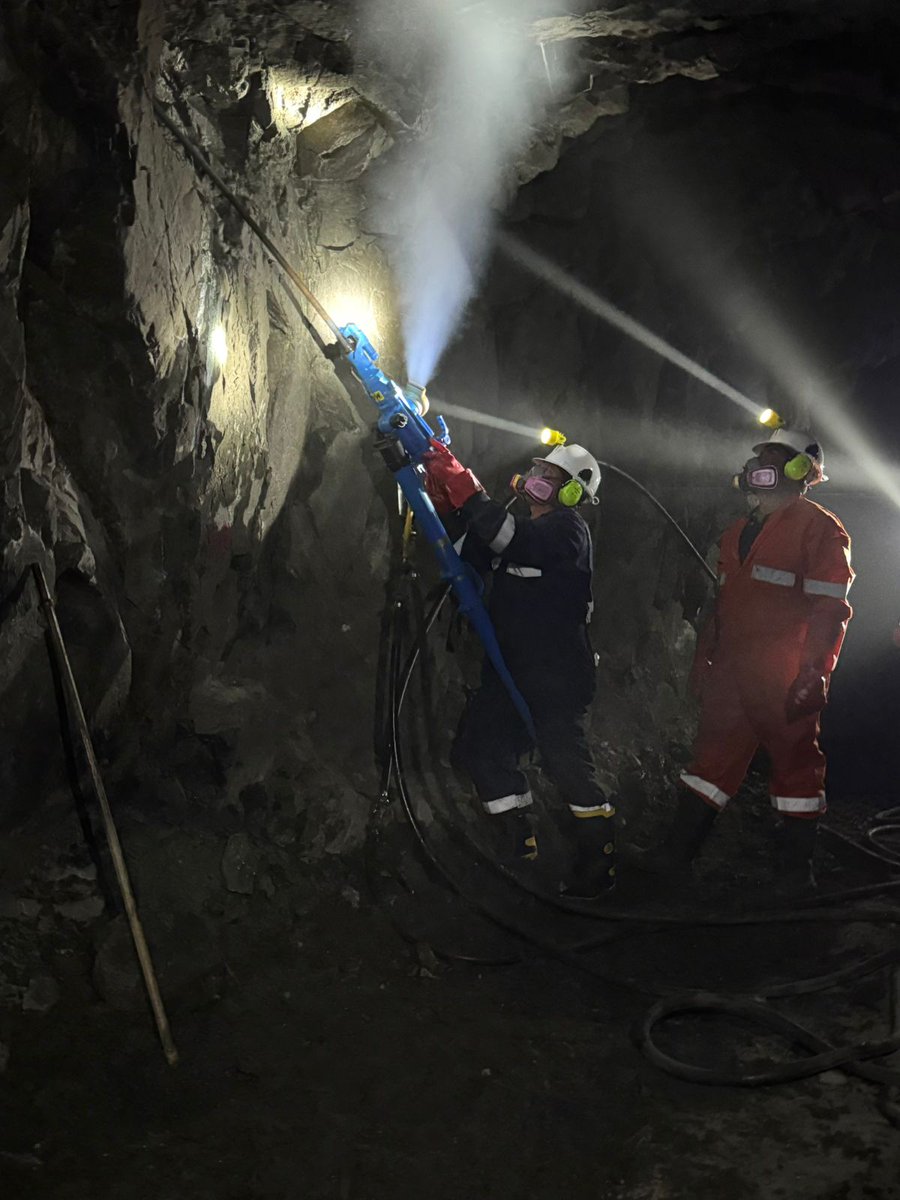 AltiplanoMetals's tweet image. Operations officially started this week at the Santa Beatriz Project!

After a successful kick-off and thorough safety and onboarding sessions, our teams are now on the ground.

#SantaBeatrizProject #ChileMining #APN