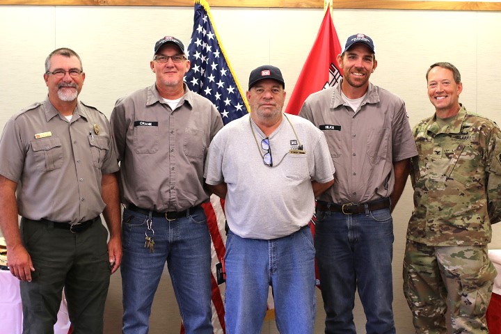 Col. Pannier recently visited Rend Lake to recognize Jerry Baldwin for 35 years of service and give coins to Daniel Wilke, Rich Crane and Keith Glenn for outstanding teamwork on the Woodduck Loop rehab. Thank you all for your dedication and contributions to the mission.