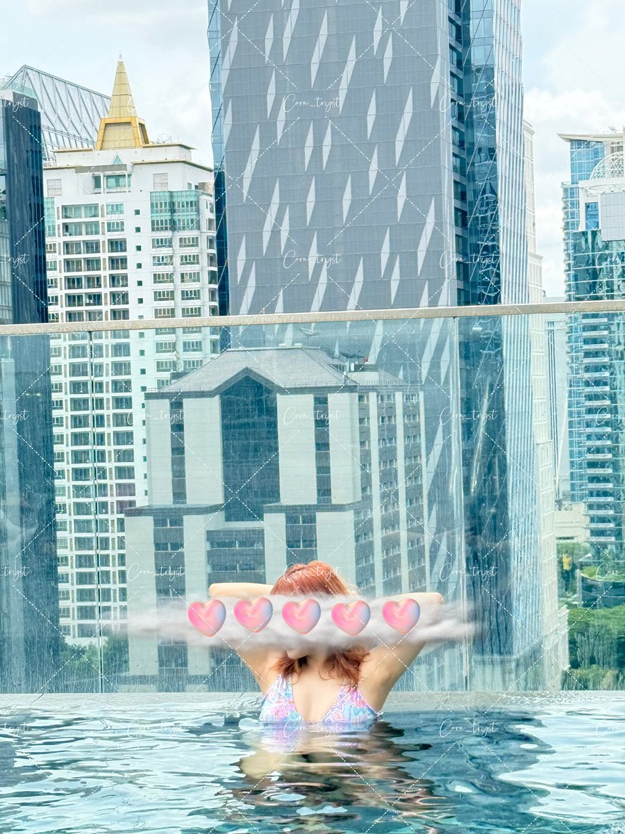 泰國、陽光、泳池 &amp; Cora