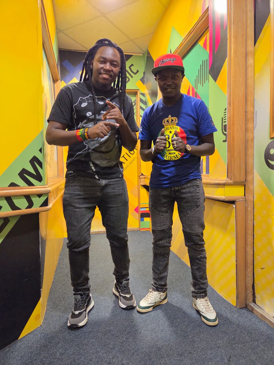 Hawa Angola wanajua kuna mukuchu tunangoja mahali kweli?😂😂
Ebu tuchapianehapa Rockers Nation. Mnaona tukipiga comeback ya bao ngapi?
#football 
#reggaemusic 
#chan 
#RockersNation
#NationFm
