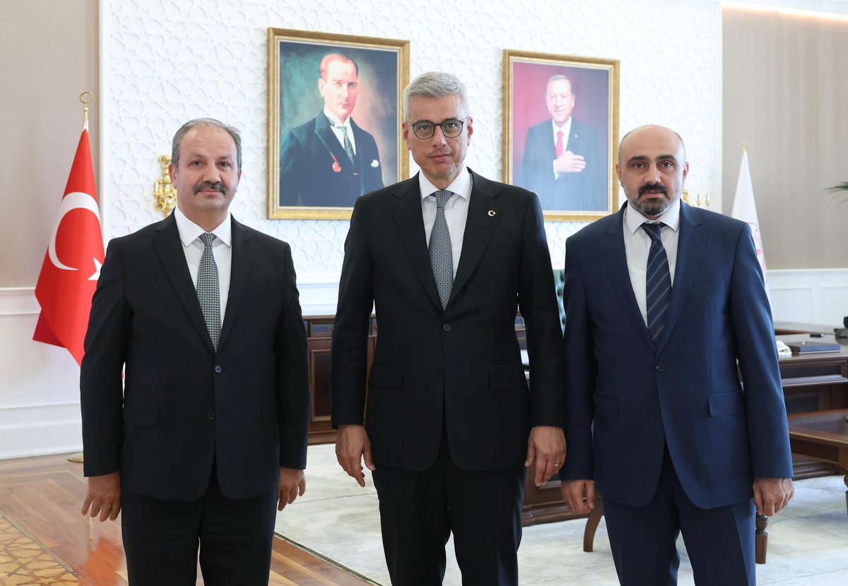 Sağlık Bakanı Memişoğlu ile Toplu Sözleşme Sürecini Değerlendirdik

8.Dönem Toplu Sözleşme sürecinde gelinen aşamayı ve sahadan gelen talepleri değerlendirmek üzere Sağlık Bakanımız Sayın Prof. Dr. Kemal Memişoğlu’nu ziyaret ettik.

Toplu sözleşme teklif maddelerimize ilişkin