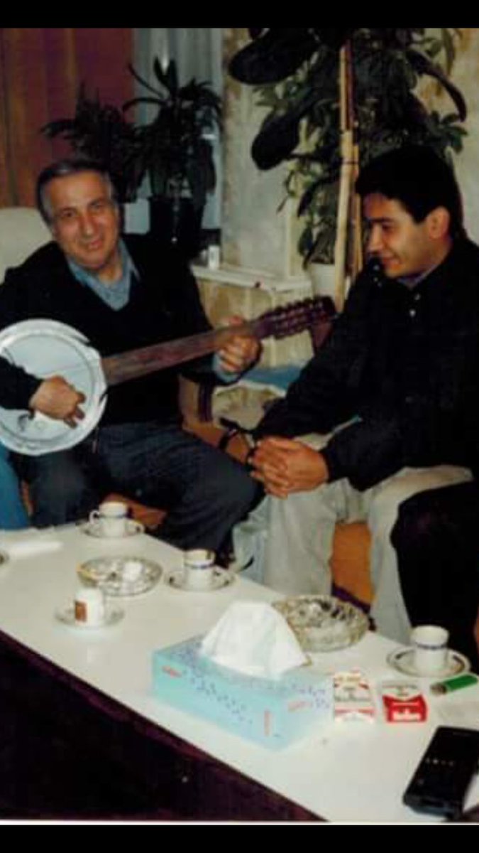 Te ez kal kirim bi ciwani
Lê ez xort bum tu bas zani
Pelê dara libmin te wesand
Bihar cu te payiz ani

Mamoste Aram Dikran🙏
Bi rêzdari bibirtinim🙏🙏