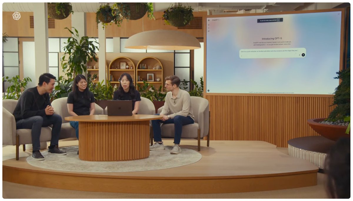 700 مليون مستخدم اسبوعيًا لـ chatgpt.
GPT-5 الأفضل على الإطلاق وأول خطوة نحو عالم الـ AGI يطلق اليوم لجميع المستخدمين حتى الباقة المجانية. 😍