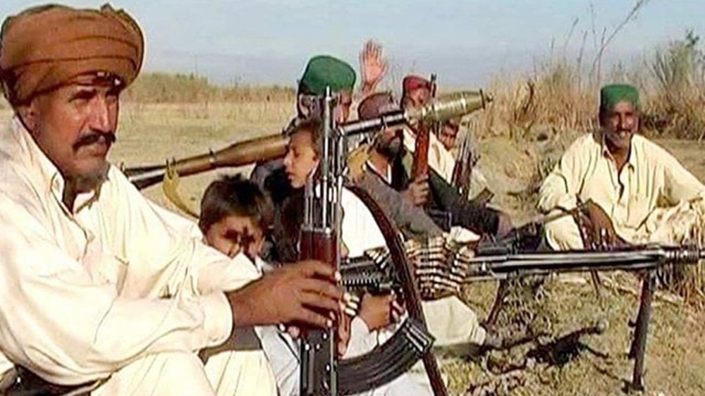 سندھ کا امن ڈاکوؤں کے ہاتھوں یرغمال بن چکا ہے۔ کچے کے علاقوں میں معصوم لوگ اغوا ہو رہے ہیں، قتل ہو رہے ہیں، اور پیپلز پارٹی کی حکومت صرف بیانات اور دکھاوے کی کارروائیوں تک محدود ہے۔
سوال یہ ہے: ڈاکو اتنے طاقتور کیسے ہو گئے؟
#پیپلزپارٹی_کا_ڈاکوراج