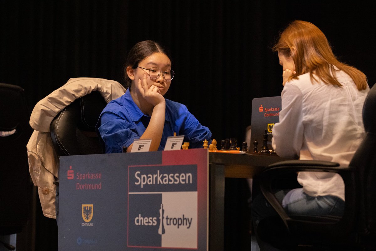 Lu Miaoyi wins in Dortmund!👏

Four wins in four rounds – no one can catch her after this dominant start at the International Women’s Tournament.

Elisabeth Pähtz is on 2/4, Dinara Wagner has 1.5/4, Deimantė Daulytė-Cornette has 0.5/4.