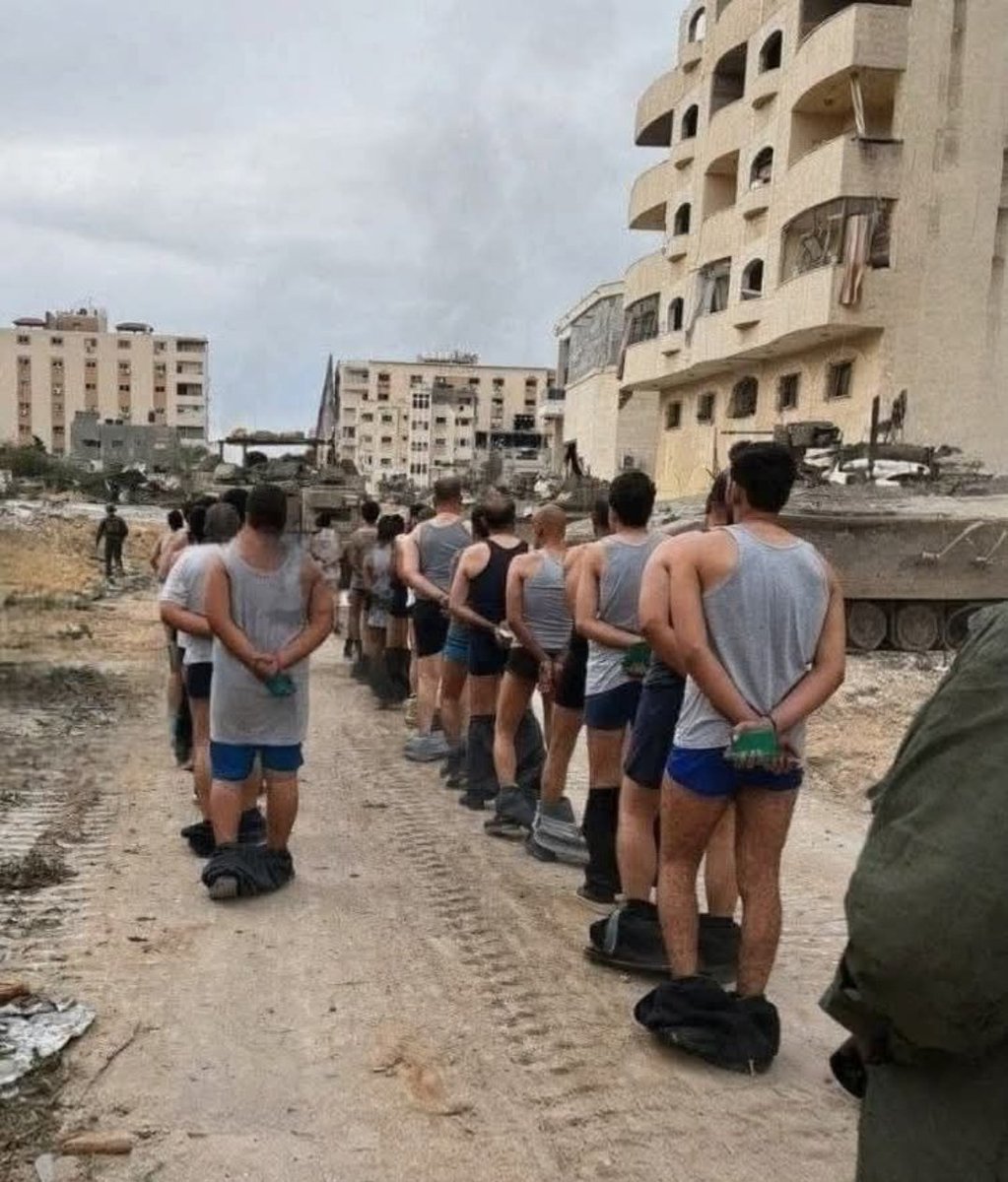 🤬

Hamassnics in Gaza.
With their pants down.

That's the way‼️