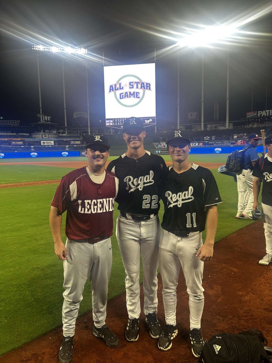 Smithville Baseball was well represented at Kauffman Stadium last night, proud of these guys!
