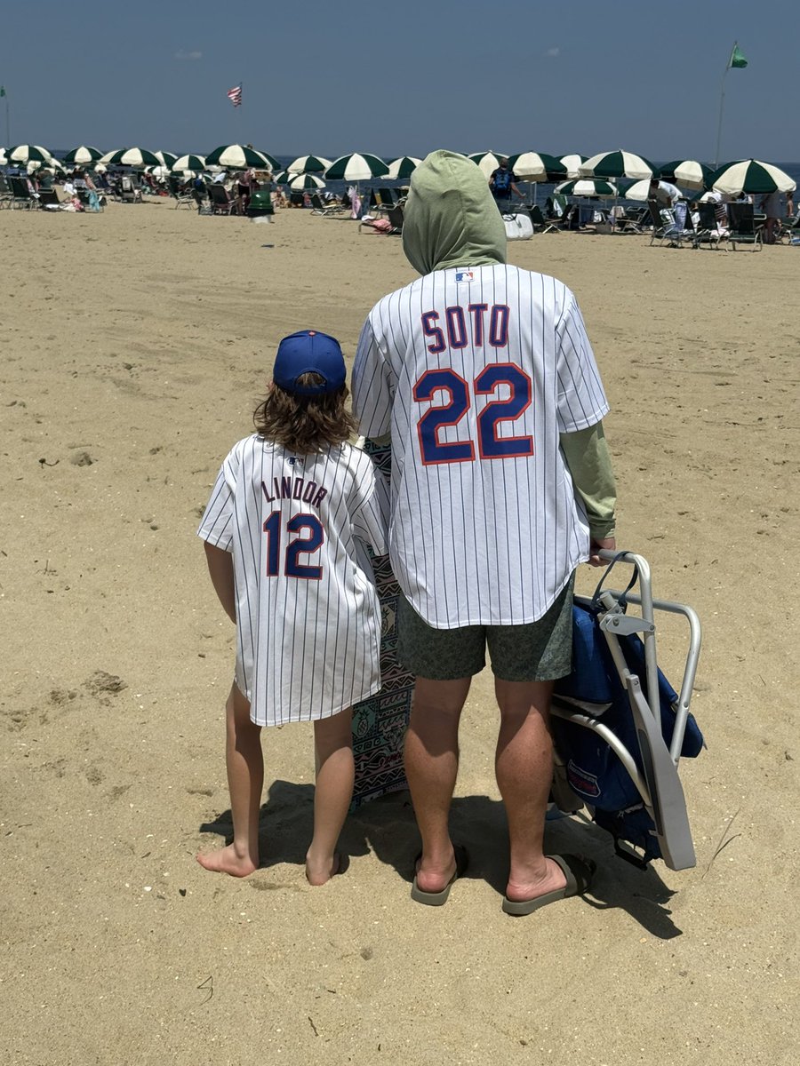 Crap! Sorry #mets fans… my Soto jersey was on the floor for 2 weeks… all’s good. The winning starts again. My bad.