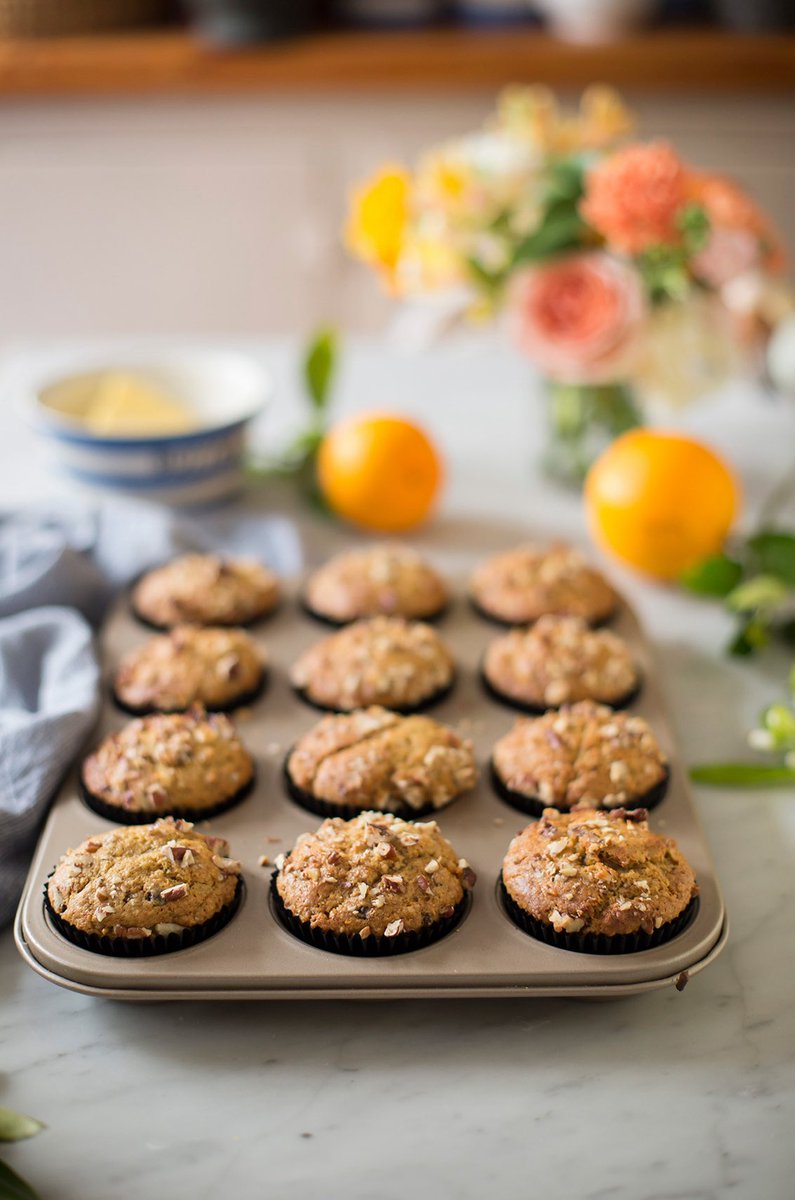 These orange, pecan and sultana muffins are amongst my favourite of all time. Everything is whizzed up in a food processor so they couldn't be easier. You use whole seedless oranges 🍊 

drizzleanddip.com/2019/09/05/ora…