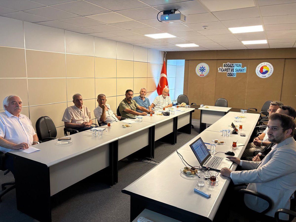 Odamızda “Yerel Kalkınma Hamlesi Programı 2025” ve “Yeşil Geçiş Hibe Programı” bilgilendirme toplantısı düzenlendi .

ORAN Kalkınma Ajansı Yozgat YDO Koordinatörü Doğu Sezen’in sunumuyla gerçekleşen toplantı sonrası üyelerimizin soruları cevaplandırıldı.
