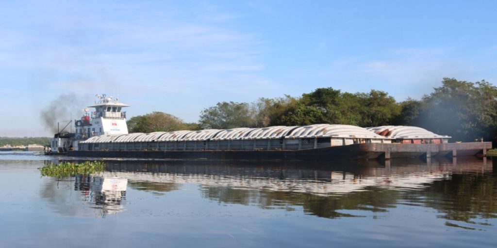 Governo Federal recua e muda articulação para licitar hidrovia do Rio Paraguai

Veja em: ecoa.org.br/governo-federa…