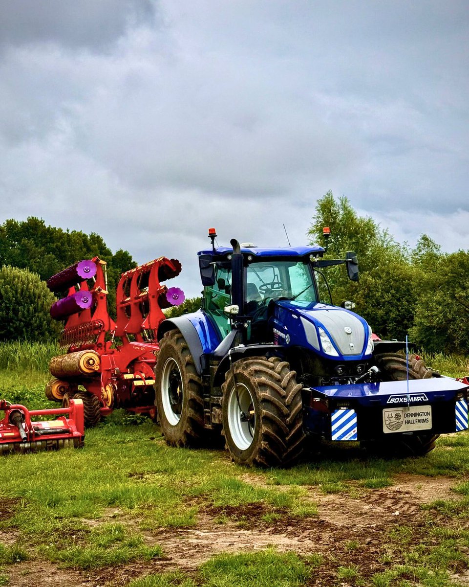 APMsupplies's tweet image. &quot;New set of Maxipart discs looking well on our 9m carrier&quot; – Dennington Hall Farms 🚜

Covering 3,000 acres, this Suffolk farm knows the value of reliable gear. 💪

Fitted and ready to roll with Maxipart. 🟪

#CustomerFeedback #Maxipart #SuffolkFarming #9mCarrier #Vaderstad