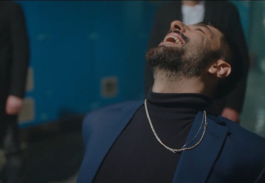 In questi ultimi episodi abbiamo potuto vedere un piccolo assaggio della grande recitazione di Engin...🎬💥👏👏🔝😍
Lo adoro!! ❤
EnginAkyürek Tahir

#EnginAkyürek #TahirLekesiz #IoSonoFarah