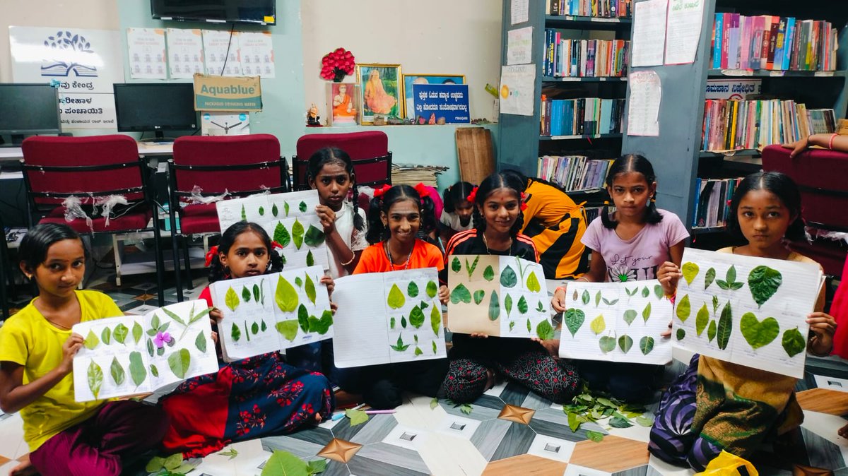CommrPR's tweet image. ಅರ್ಲಿ ಬರ್ಡ್ ಫೌಂಡೇಷನ್ ನ ಪಕ್ಷಿ ಪ್ರಪಂಚ ಮತ್ತು ಸಸ್ಯಗಳ ಪರಿಚಯದ ಭಾಗವಾಗಿ ಬೆಳಗಾವಿ ತಾಲ್ಲೂಕಿನ ಮಾರೀಹಾಳ ಗ್ರಾಮ ಪಂಚಾಯತಿ ಅರಿವು ಕೇಂದ್ರದಲ್ಲಿ ಐದು ಮತ್ತು ಆರನೇ ತರಗತಿ ವಿದ್ಯಾರ್ಥಿಗಳಿಗೆ ವಿವಿಧ ಸಸ್ಯಗಳ ಎಲೆಗಳ ನಾಳ ವಿನ್ಯಾಸ ಕುರಿತು ಆಯೋಜಿಸಲಾಗಿದ್ದ ಪ್ರಾಯೋಗಿಕ ಚಟುವಟಿಕೆಯಲ್ಲಿ ನೇರವಾಗಿ ಭಾಗವಹಿಸಿದ ವಿದ್ಯಾರ್ಥಿಗಳು(1/2)