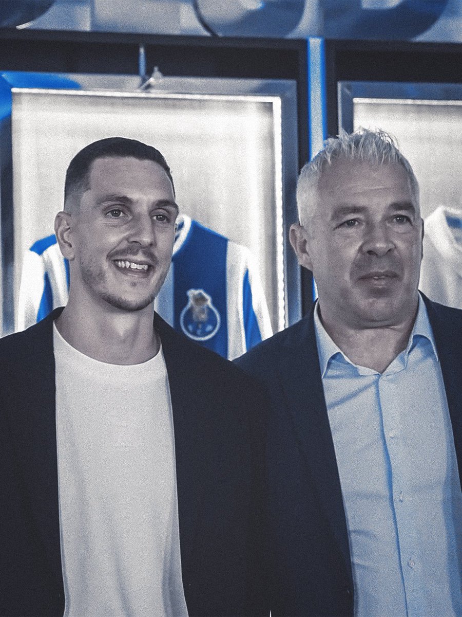 Com profunda dor e imensa saudade, despedimo-nos hoje de uma verdadeira lenda e referência do nosso FC Porto.

A ti querido Jorge… Serás sempre o verdadeiro jogador a Porto!

Descansa em paz, “BICHO”. O teu legado vive para sempre em cada um de nós. 💙🤍