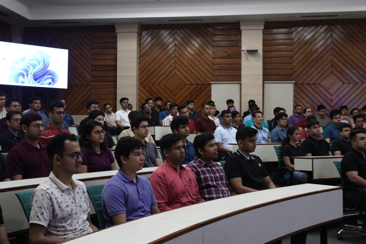 MDIGurgaon's tweet image. A wave of inspiration swept through MDI Gurgaon as Uma Natarajan, AVP at Darwinbox, led an engaging Incendo session on product management, bridging the gap between academia and industry, and empowering students with real-world insights on innovation and strategy.

#darwinbox