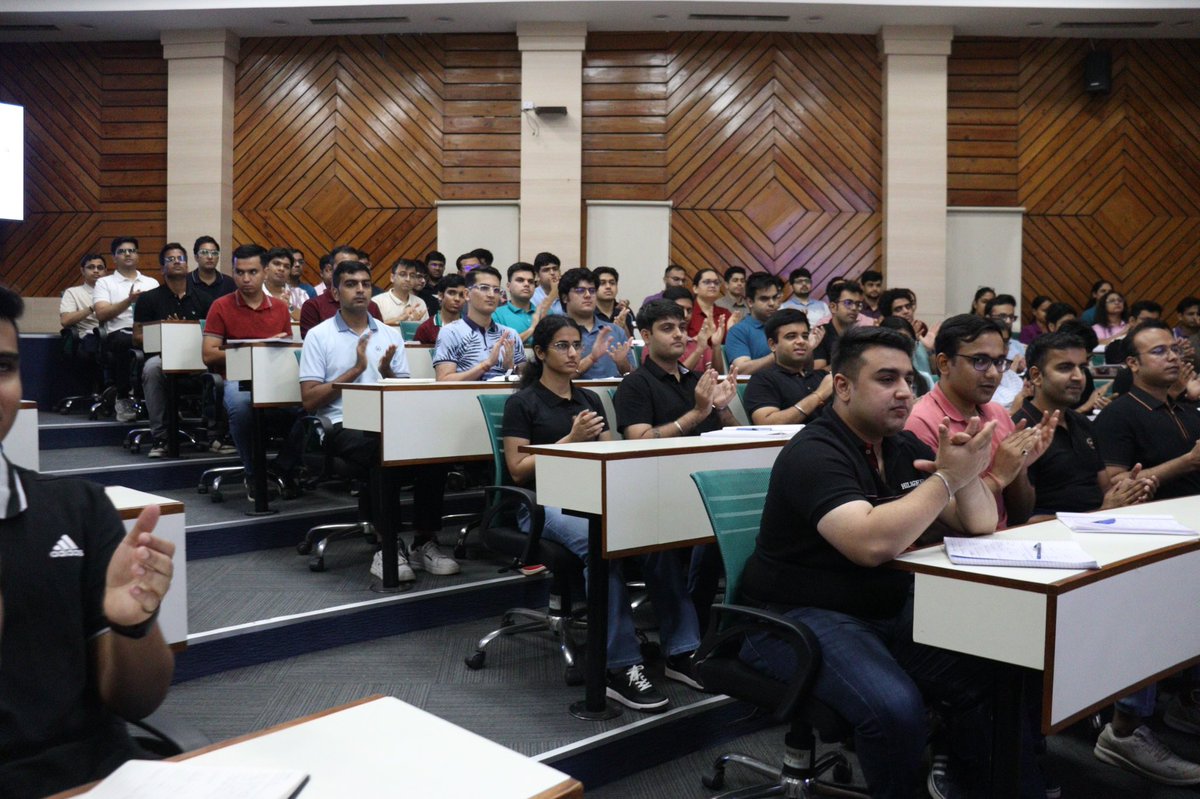 MDIGurgaon's tweet image. A wave of inspiration swept through MDI Gurgaon as Uma Natarajan, AVP at Darwinbox, led an engaging Incendo session on product management, bridging the gap between academia and industry, and empowering students with real-world insights on innovation and strategy.

#darwinbox