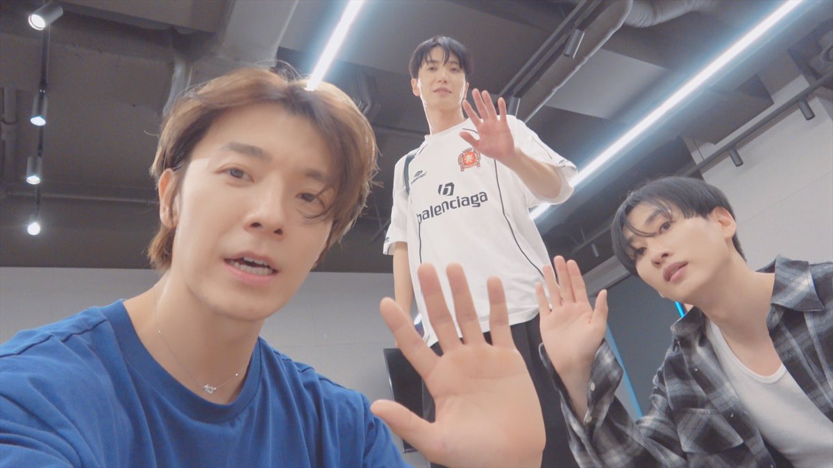 SUPER JUNIOR (@sjofficial) on Twitter photo SUPER JUNIOR 슈퍼주니어 'Express Mode' Dance Practice Behind the Scenes
youtu.be/scxW2C4MHmA 
#슈퍼주니어 #SUPERJUNIOR
#ExpressMode #SUPERJUNIOR_ExpressMode
#SuperJunior25 SUPER JUNIOR 슈퍼주니어 'Express Mode' Dance Practice Behind the Scenes
youtu.be/scxW2C4MHmA 
#슈퍼주니어 #SUPERJUNIOR
#ExpressMode #SUPERJUNIOR_ExpressMode
#SuperJunior25