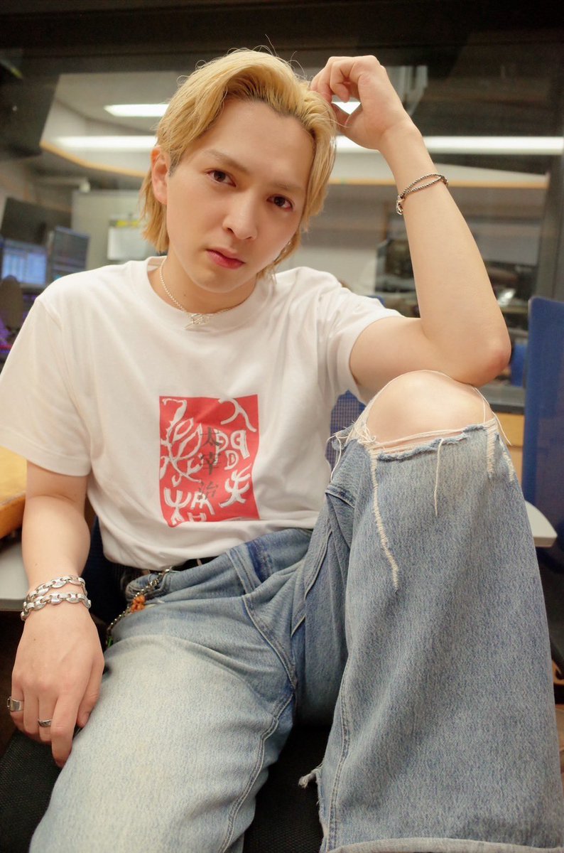 【公式】M!LK 吉田仁人のレコメン! (@reco_thursday) on Twitter photo /
#吉田仁人 の #レコメン!
スタート✨✨
\
今日も3時間よろしくお願いします🙌
radiko.jp/share/?t=20250…
Photo by やじD📸
📩 reco@joqr.net
実況は #レコメン でお願いします📱✨ /
#吉田仁人 の #レコメン!
スタート✨✨
\
今日も3時間よろしくお願いします🙌
radiko.jp/share/?t=20250…
Photo by やじD📸
📩 reco@joqr.net
実況は #レコメン でお願いします📱✨