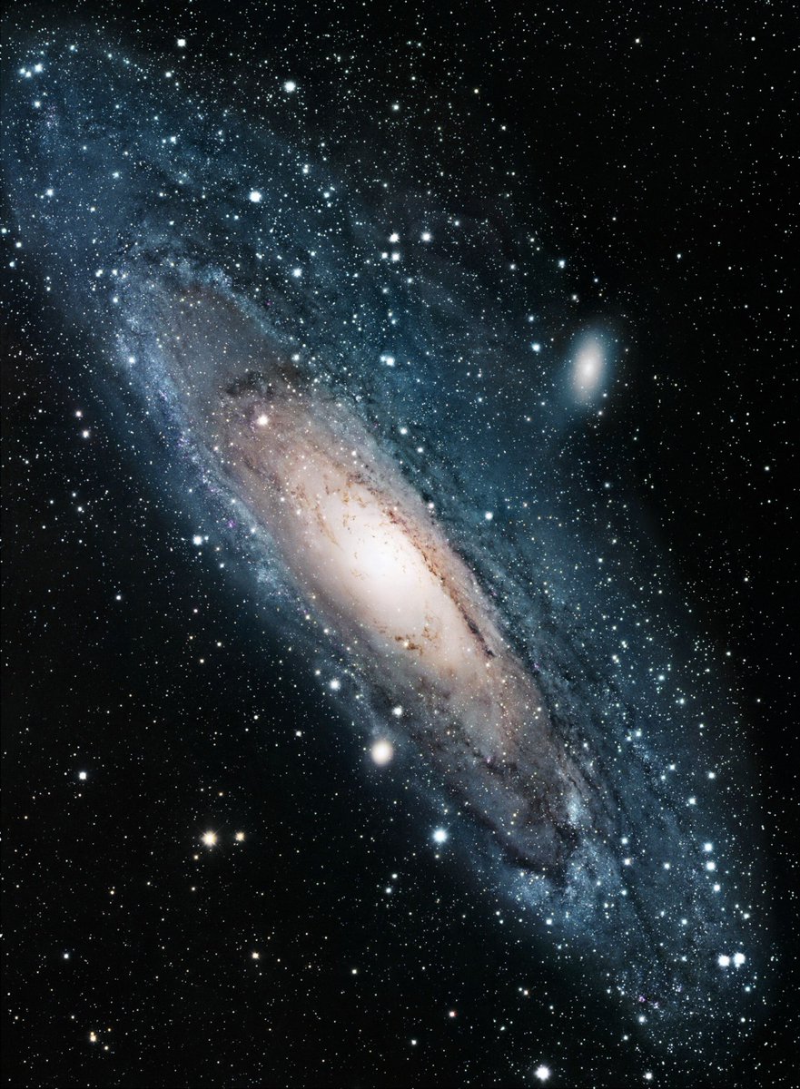 Tune in later today for a Virtual Science Briefing: Andromeda Galaxy! Learn about the formation and evolution of our nearest large neighbor galaxy, the Andromeda Galaxy. buff.ly/q4j3hOT
