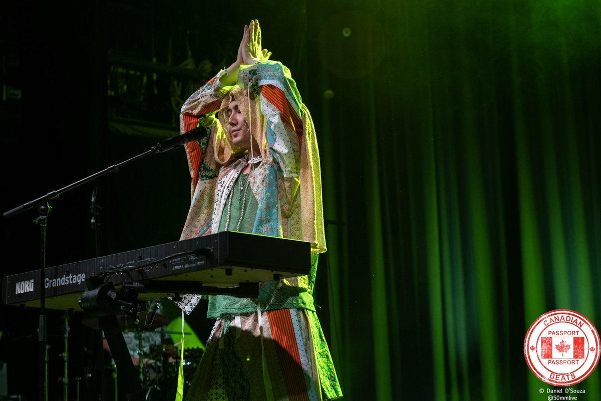 🎹 Fujii Kaze lit up HISTORY Toronto on Aug 4 with a genre-blending, soul-soaked set that had the sold-out crowd singing in Japanese. Jazz, pop, R&amp;B — no borders, just brilliance. canadianbeats.ca/2025/08/07/fuj…