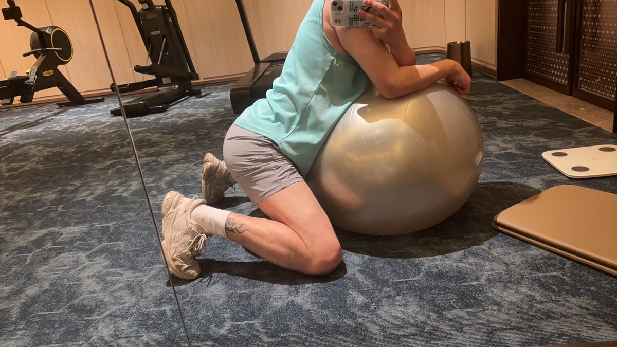 想以这个姿势被强行拳👊🏻翻。