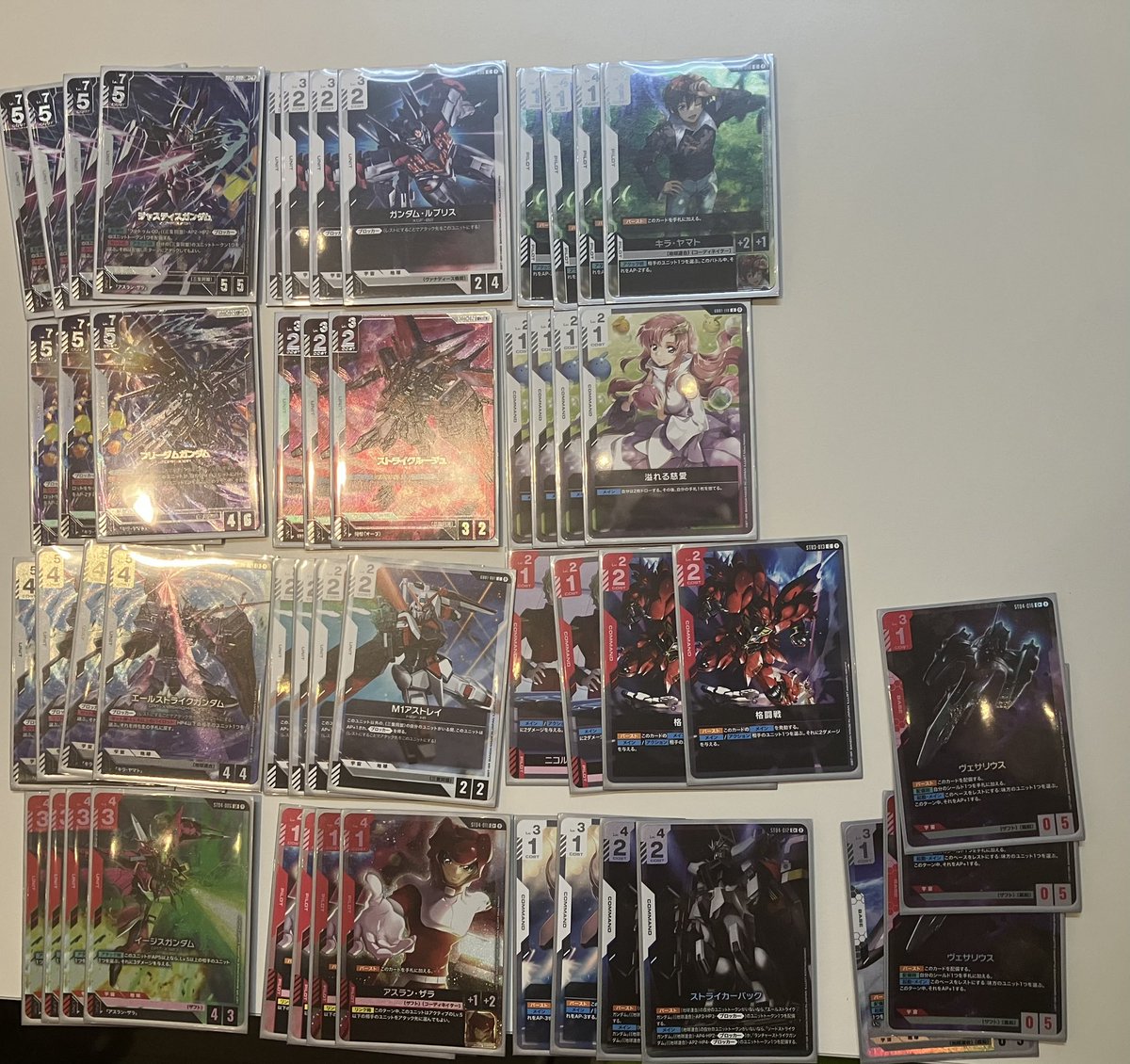 本日のガンダムカードゲームショップ大会の優勝は、はやさかさんの赤白