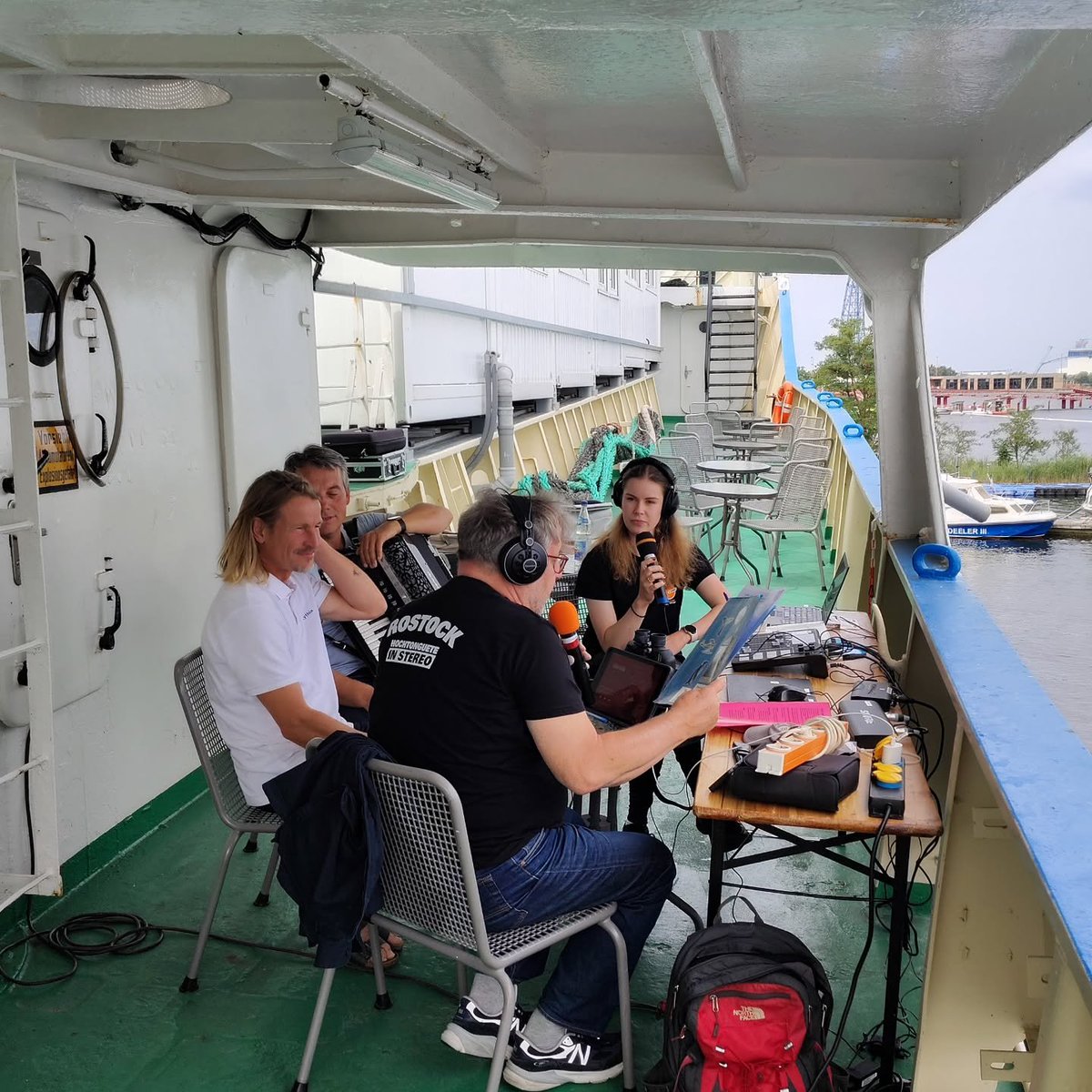 #Sondersendung von der Likedeeler : Maritimes zur #HanseSail