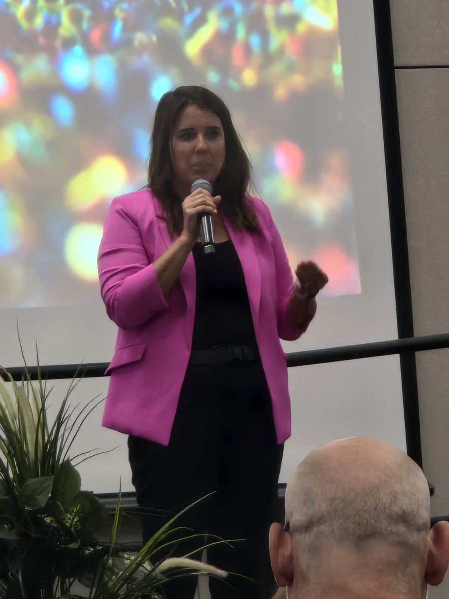 Colleen Graham tweet media