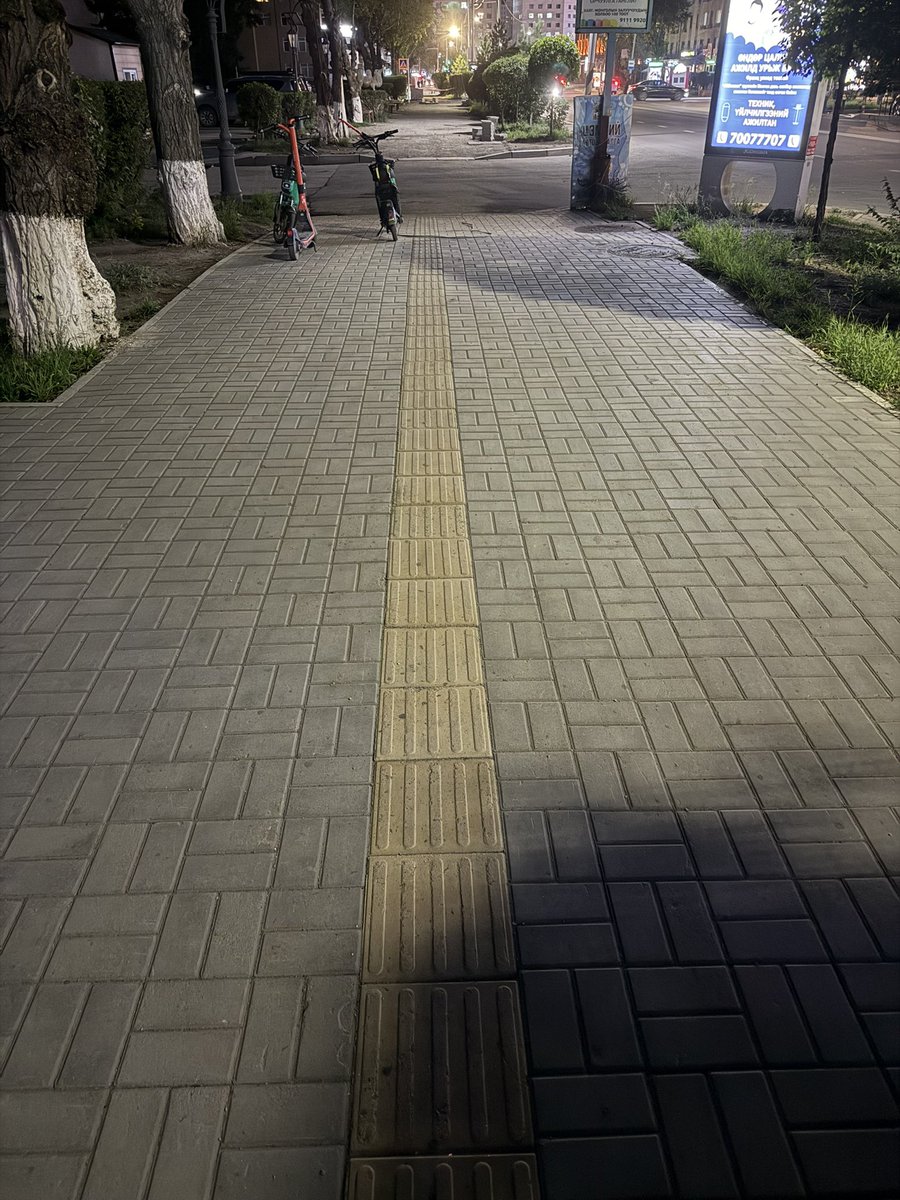 Ийм сайн замыг хүртэл сольж байна гээд боддоо. Цаад талаас нь солиод явж байна 😦