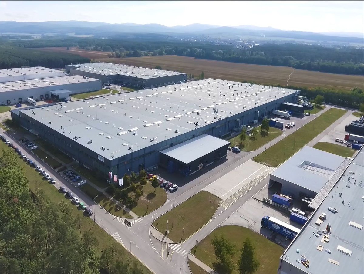 MfrgTodayIndia's tweet image. Big move alert in the auto world! Tata AutoComp is all set to acquire IAC Slovakia—strengthening its grip on Europe’s auto interior systems market. Tap to read the full story: tinyurl.com/y4kvawsu

#TataAutoComp #GlobalExpansion #Automotive #OEMpartners #AutoInteriors