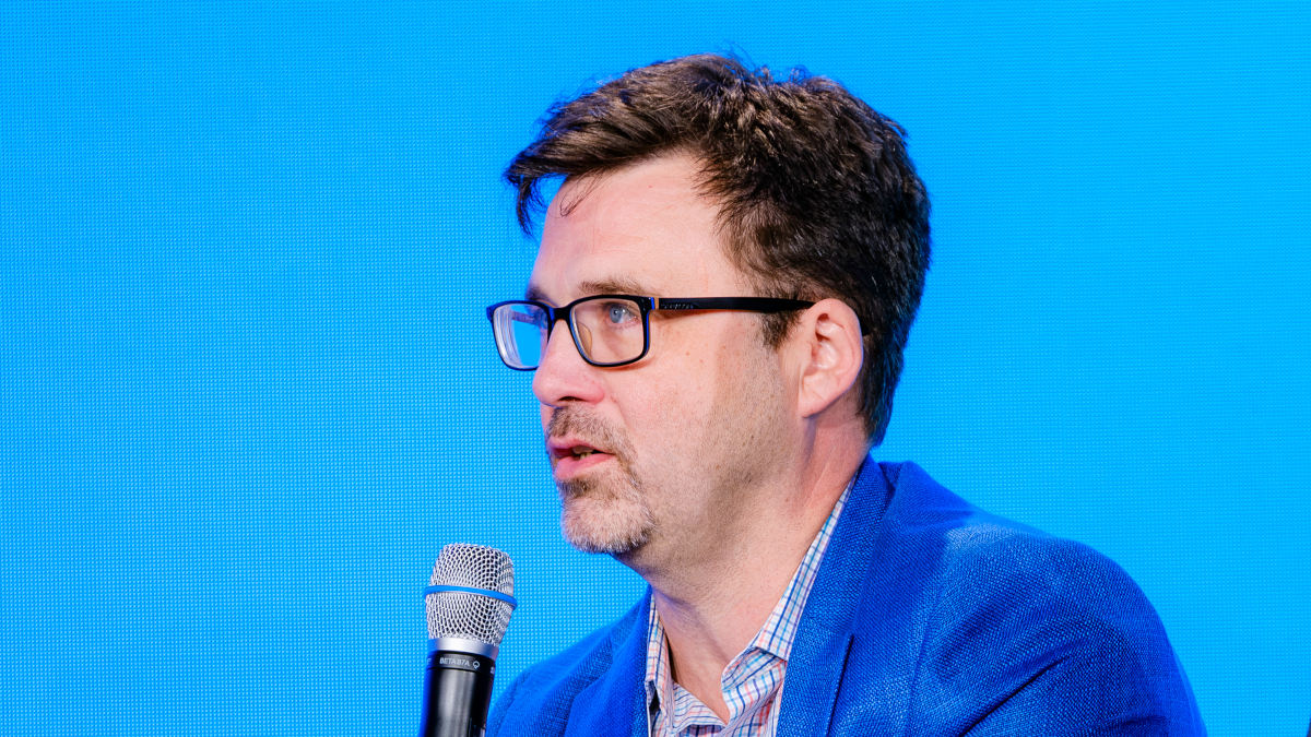 ZBandTech's tweet image. AI tools are everywhere, but which ones are the most useful for AV pros?  Trey Courtney of @moodmedia  weighs in with his Top 5.  #proav  #aitools

bit.ly/4fdl4ym