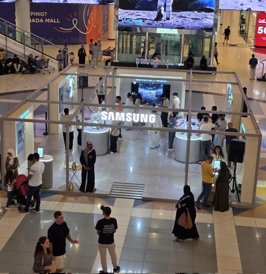 بكرا موعدنا معكم في بوث سامسونج <a href="/SamsungSAUDI/">Samsung Saudi Arabia</a> 😍

اتشرف بالتواجد للقائكم والرد على اسئلتكم واستفساراتكم حول منتجات جالكسي الجديدة و أحدث ميزات Galaxy Ai✨

وفيه اسئلة وجوائز قيمة للحضور (بيكون عندنا فليب وساعة وجوائز أخرى) 😍

📍المكان: غرناطة مول.
🕘الوقت: الساعة 9 مساءً.

حياكم