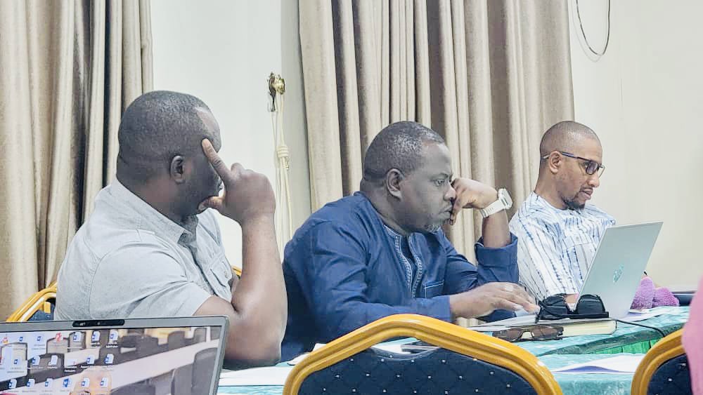 GUINÉE/TRANSITION ÉNERGÉTIQUE : LE RENASCEDD ET LE CODEC OUTILLENT DES ACTEURS DE LA SOCIÉTÉ CIVILE À CONAKRY 
L’atelier mobilise des acteurs étatique, minier, environnemental, et vise à outiller les participants sur le processus de transition énergétique.