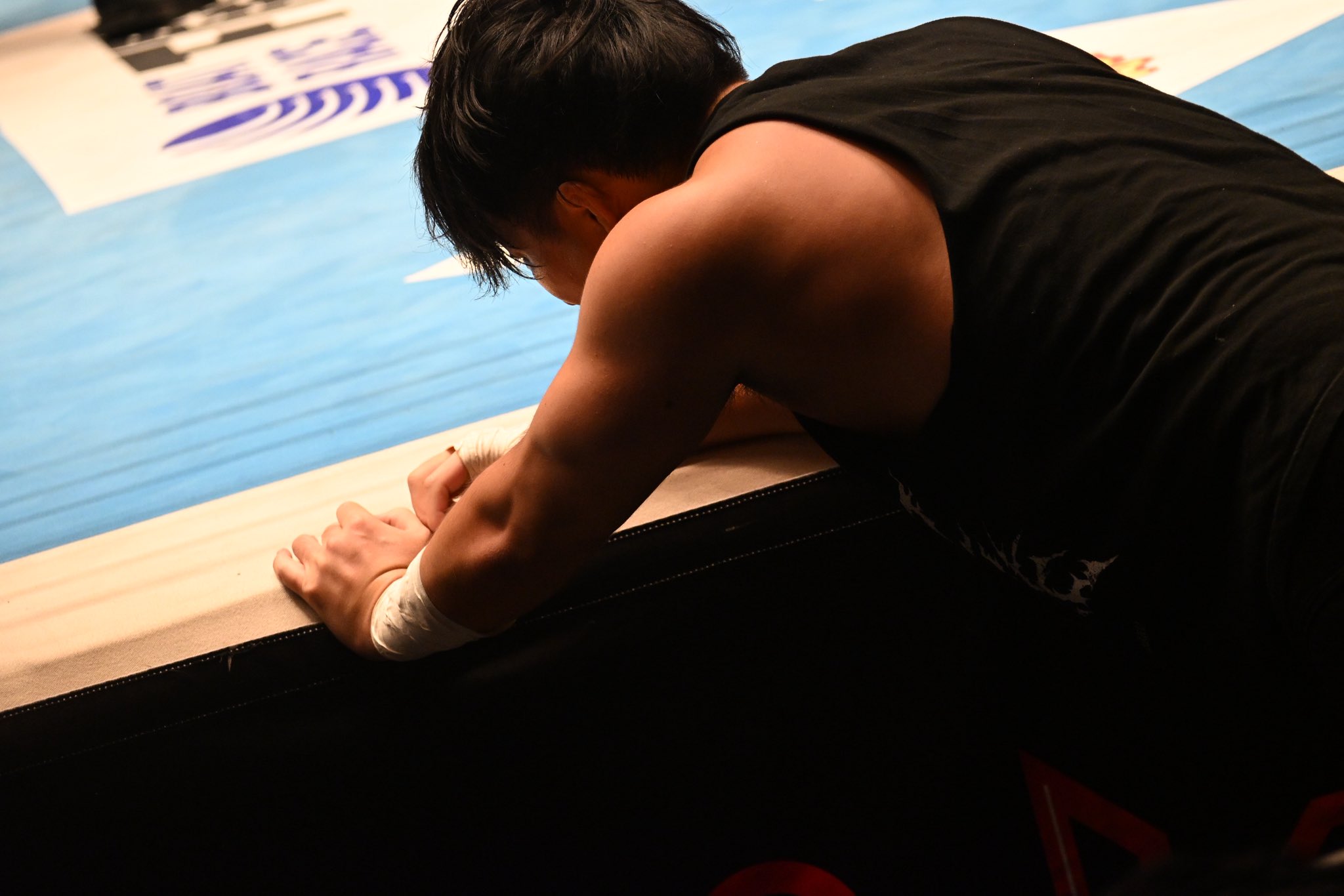 成田蓮ページ 新日本G1】成田蓮、H.O.Tの介入でファンタズモに雪辱！（まる