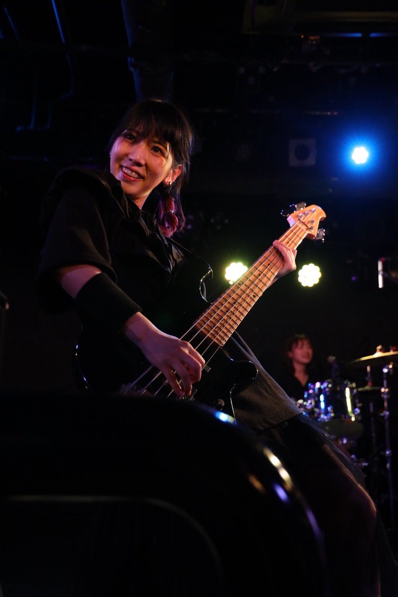 きたむらみのり (@aru_ba_mk) on Twitter photo #ハグロック ありがとうございました🌻
Lareru(<a href="/Lareru_band/">Lareru</a> )で出演させていただきました!🐰
こっそりYURAYURAのギターソロを練習していた姫ちゃんに心を鷲掴みにされました。
バトンを受け取って弾いたベースソロ最高に気持ちよかった✨🥹✨
これからもみんなで進化していこうね🚀
📸一真くん #ハグロック ありがとうございました🌻
Lareru(<a href="/Lareru_band/">Lareru</a> )で出演させていただきました!🐰
こっそりYURAYURAのギターソロを練習していた姫ちゃんに心を鷲掴みにされました。
バトンを受け取って弾いたベースソロ最高に気持ちよかった✨🥹✨
これからもみんなで進化していこうね🚀
📸一真くん