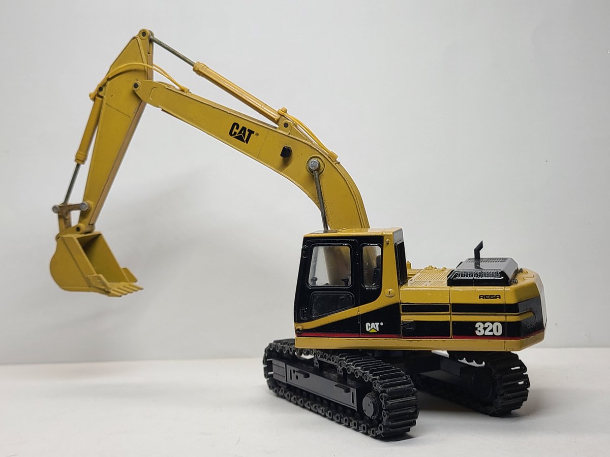 キャタピラー建機 REGA CAT320 1/40 ぽてと on X: